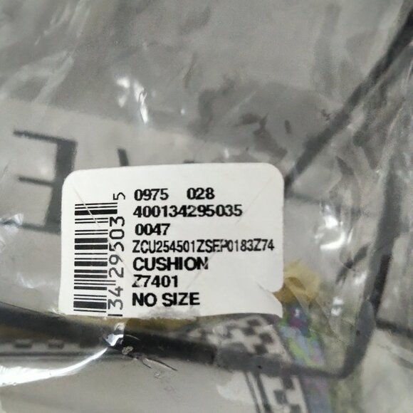 Neiman's Authentic Versace NIB's Set of 2 Versace Pillows Ret. $1398 + tx - Picture 3 of 13